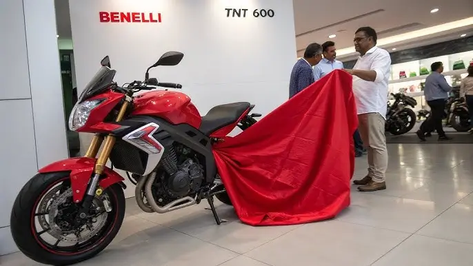 Benelli TNT R700
