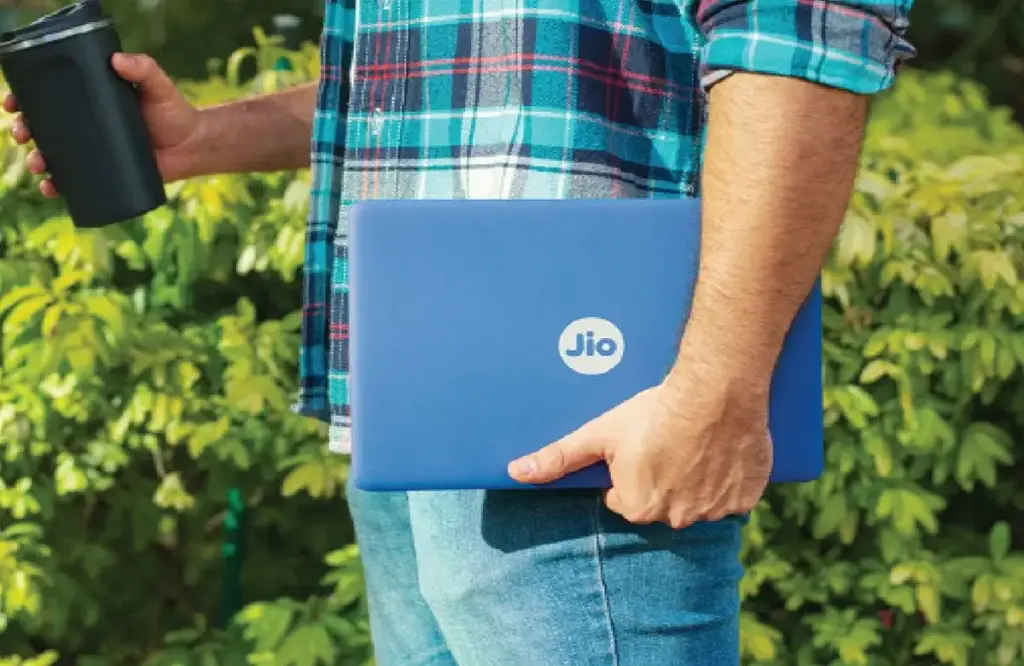 JioBook Laptop 2025: 4G Connectivity & Long Battery Backup – Big Savings on Student Bundle Deal 3 JioBook Laptop 2025 Big Savings