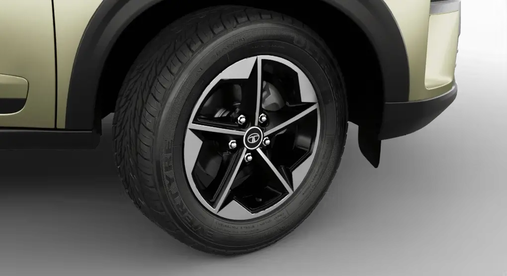 Tata Nexon 2025 with 1.5L Turbo, 5-Star Safety & 38kmpl Mileage – Bumper Deal on Latest Model! 3 Tata Nexon Alloy