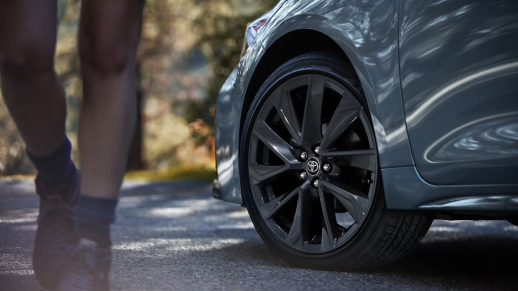 2026 Toyota Corolla Unveiled with Better Mileage & Interior – Big Savings Expected at Launch 3 Big Alloys for Off-roading