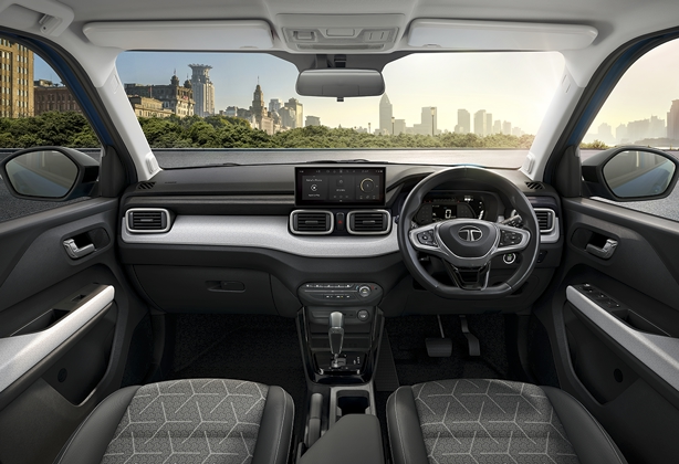 Tata Punch EV 2025: 300km Range & Smart Dashboard – Dhamaka Intro Price Revealed 2 Tata Punch EV 2025 Eye Catching Dashboard