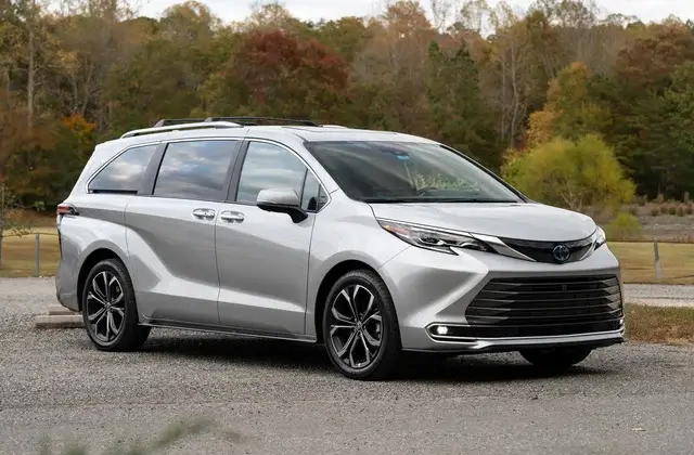 Toyota Sienna Hybrid 2026 Massive Discount